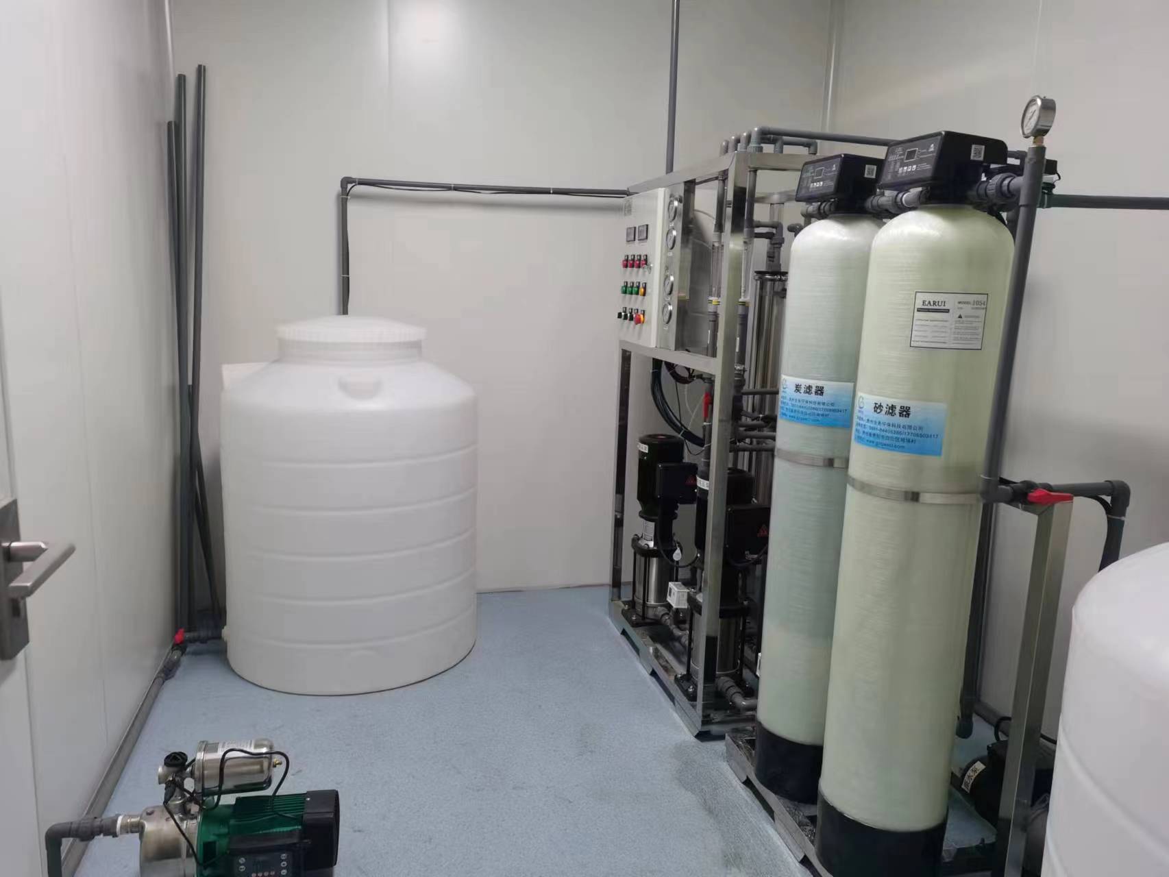 安徽生物實驗室訂購安裝0.25噸/時雙級純化水設備